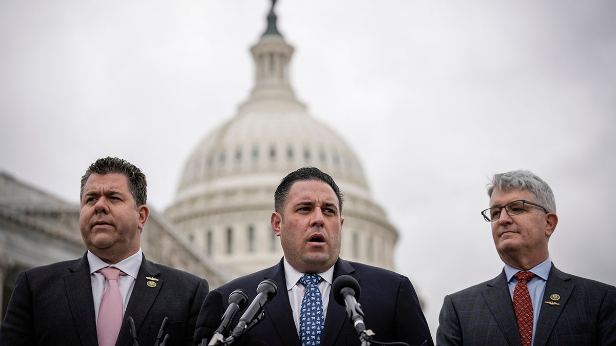 D'Esposito in front of Capitol