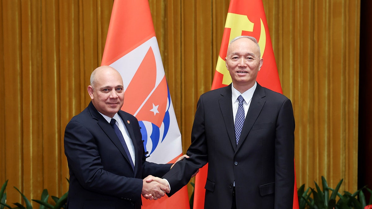 China and Cuban diplomats meet