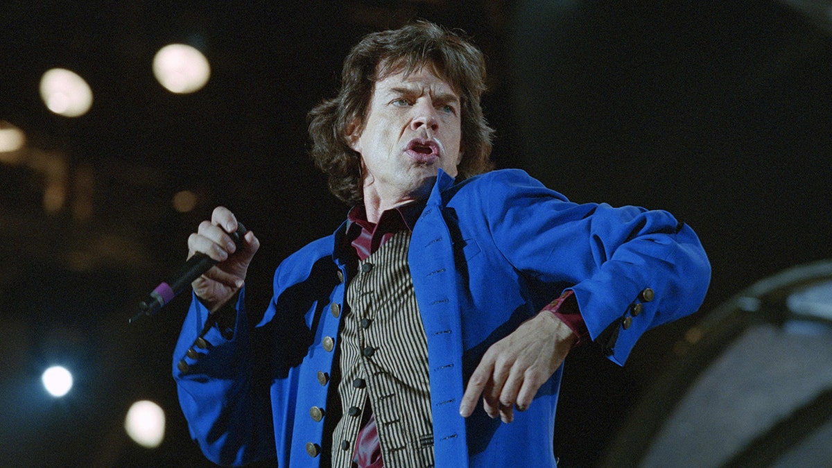 mick jagger dancing