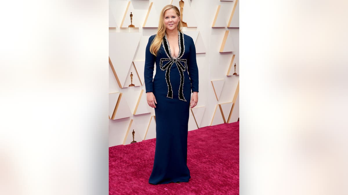 amy schumer full-length sag red carpet