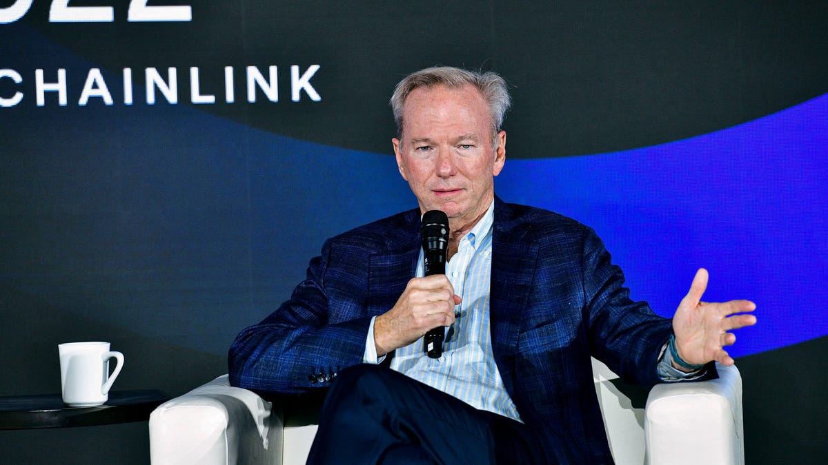 Former CEO & Chairman of Google and Chainlink Adviser Eric Schmidt speaks at Chainlink's SmartCon 2022 Web3 Conference on Sept. 28, 2022 in New York City.
