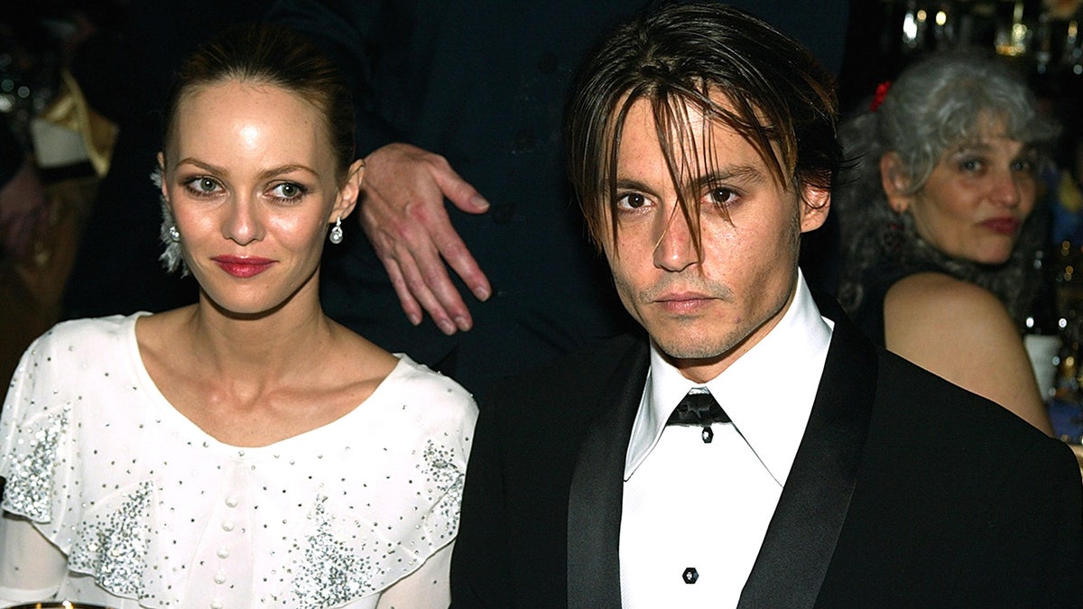 Johnny Depp and Vanessa Paradis at the 2004 Oscars Governors Ball