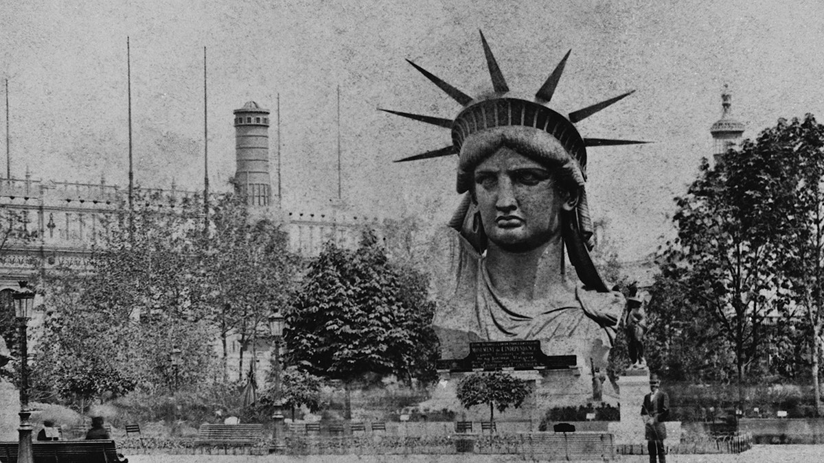 statue of liberty head