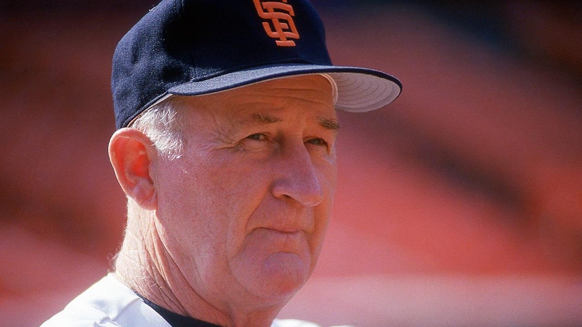 Don Denkinger, longtime MLB umpire, dies at 86