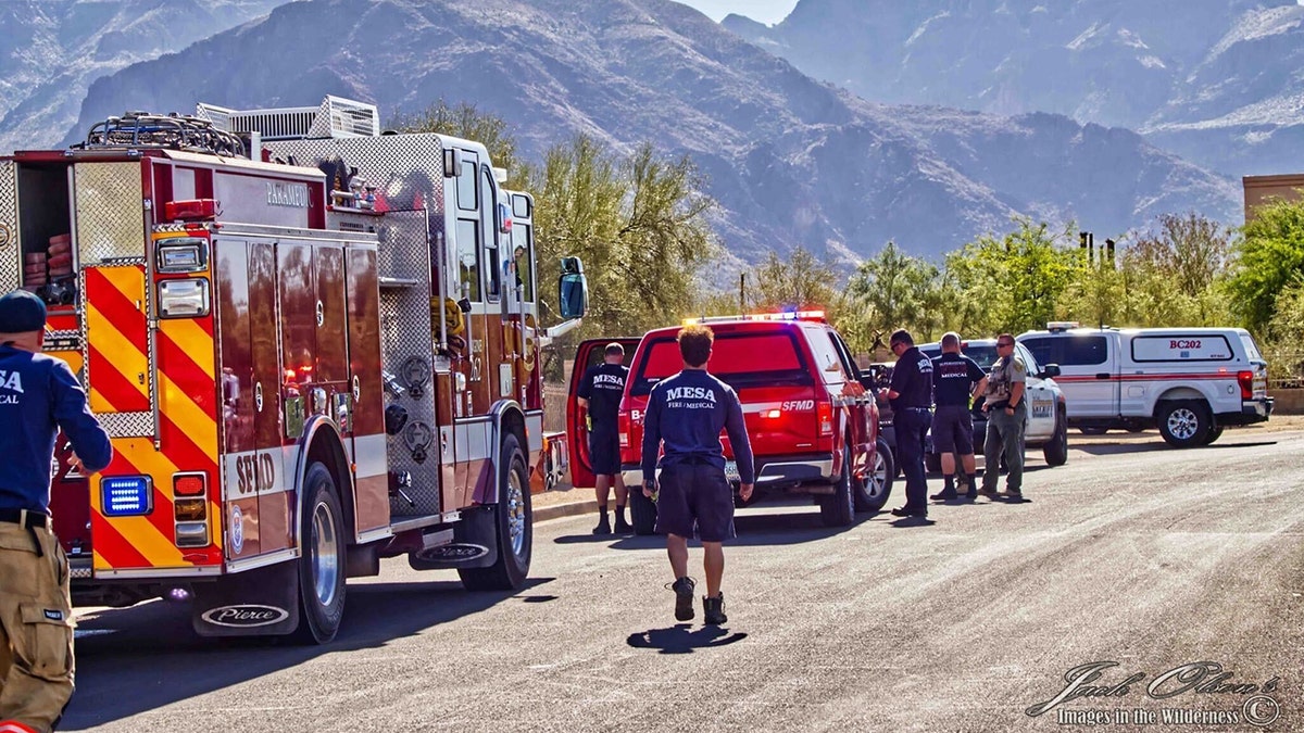 Authorities at scene of Arizona plane crash