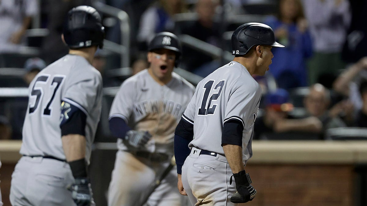 Yankees' Isiah Kiner-Falefa stuns Mets by stealing home off Brooks Raley