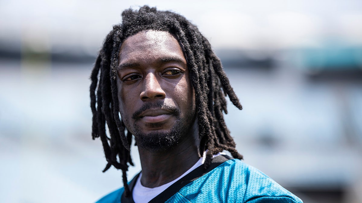 Calvin Ridley looks on during a practice