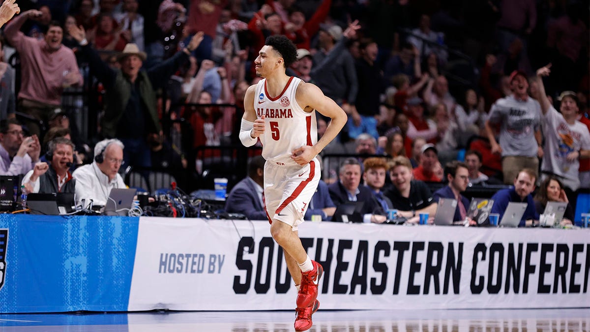 Jahvon Quinerly reacts