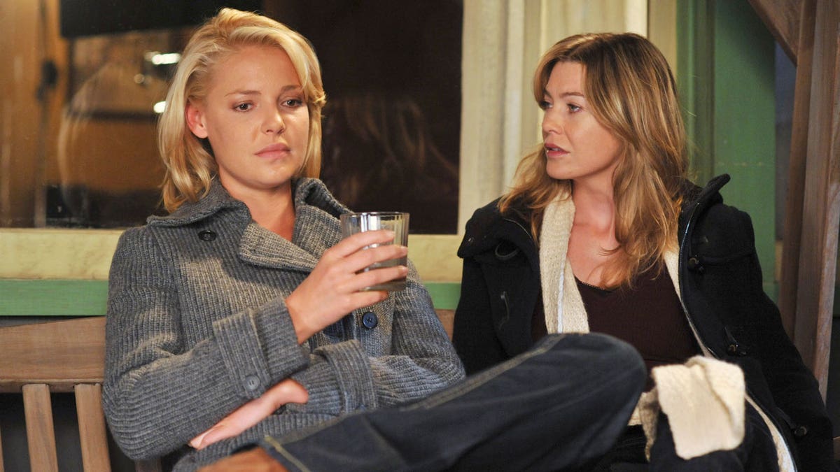 Katherine Heigl and Ellen Pompo in a scene