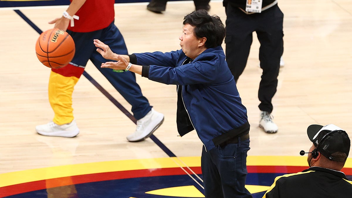 Ken Jeong shoots