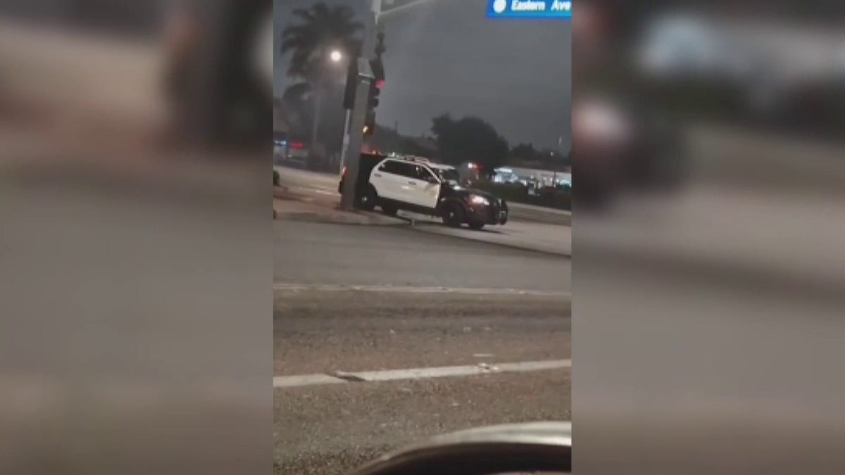 Ventura Co. Sheriff's Department patrol car veers off PCH after