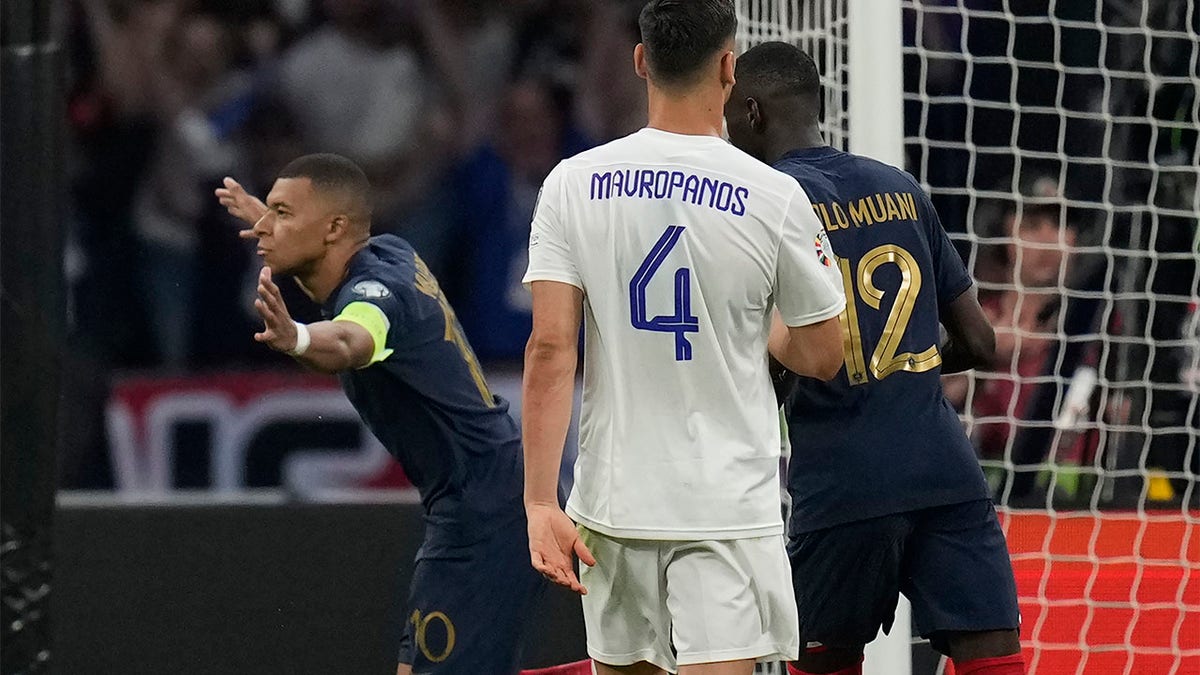 Kylian Mbappé celebrates goal