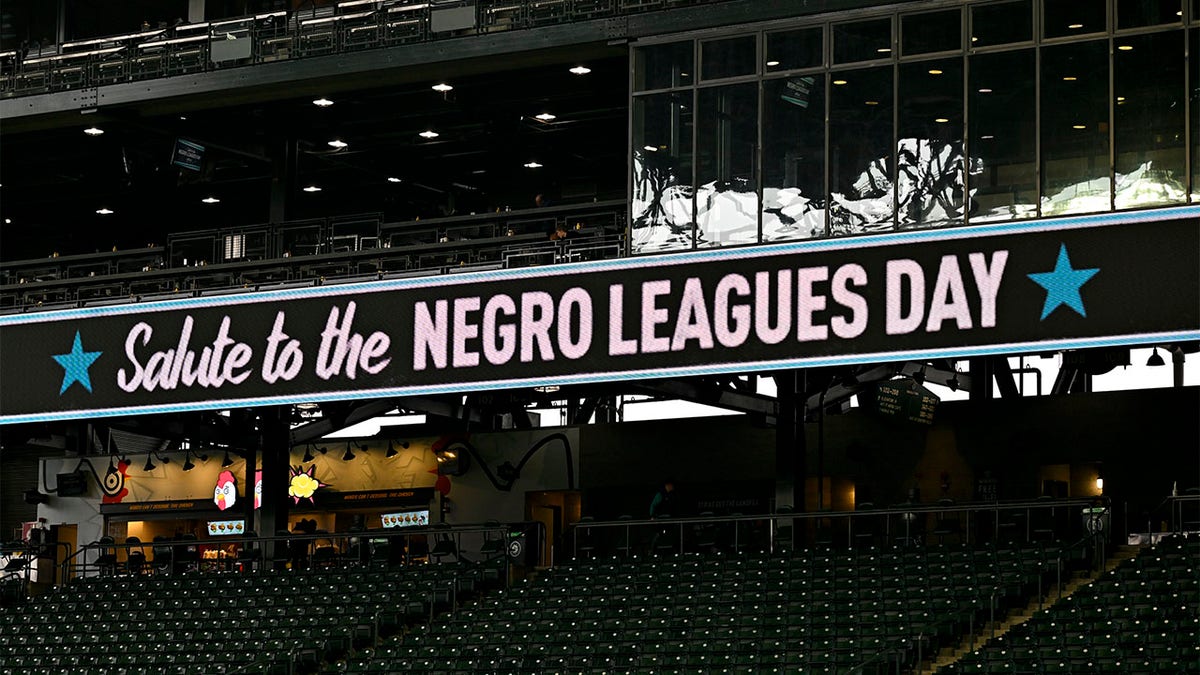 MLB on X: The Giants and Mariners paid tribute to the Negro