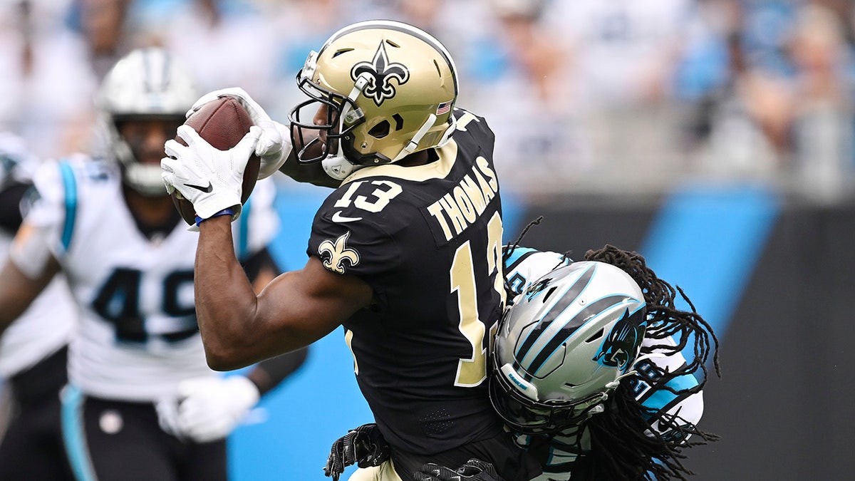 Michael Thomas catches a pass