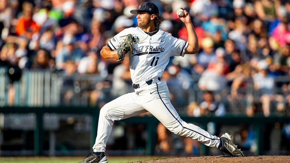 Florida Gators hang on to edge Oral Roberts 5-4, advance to winners bracket  of final four at College World Series