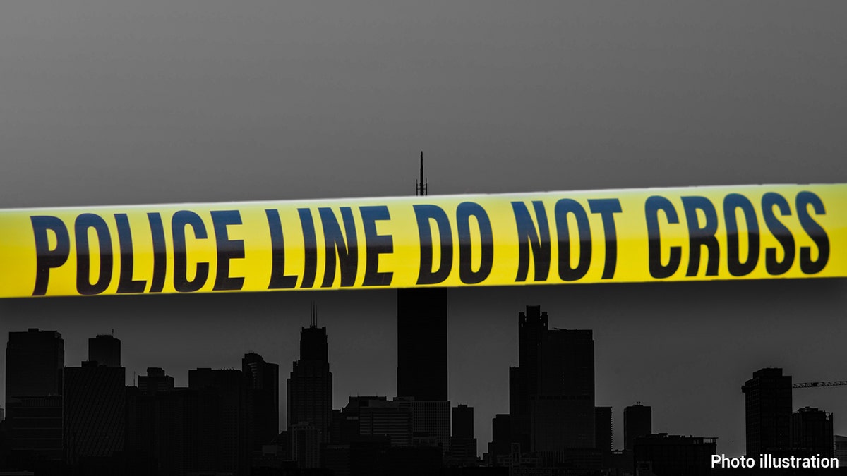 Police line, Chicago buildings