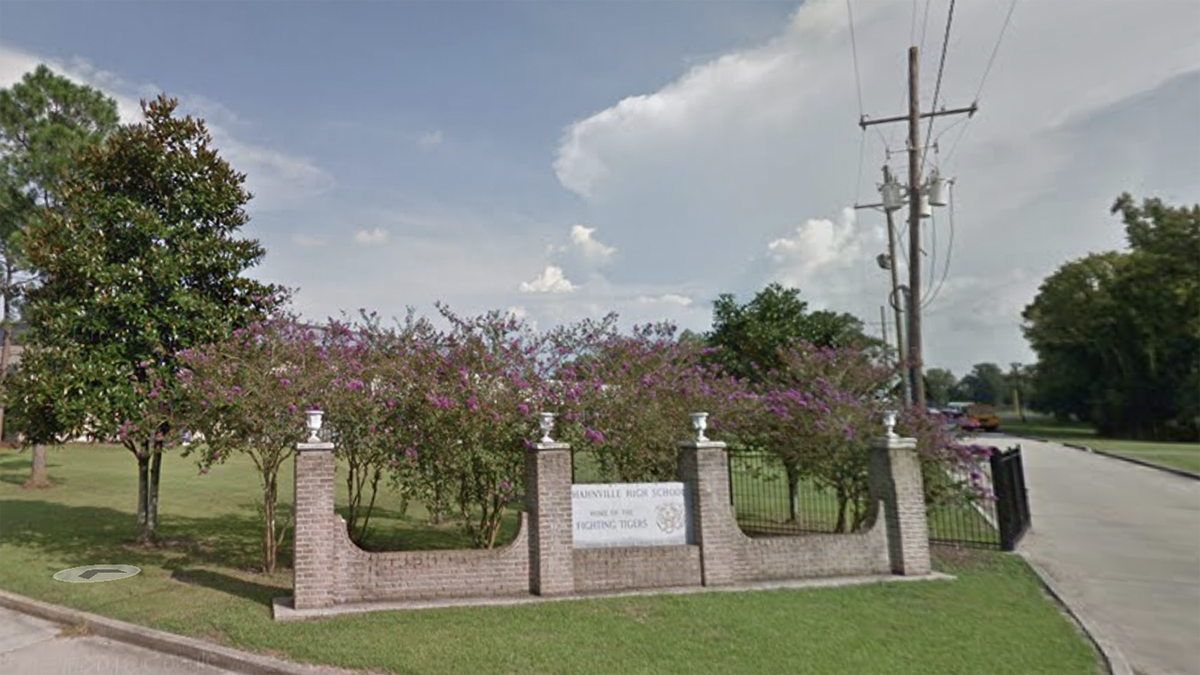 sign Hahnville High School