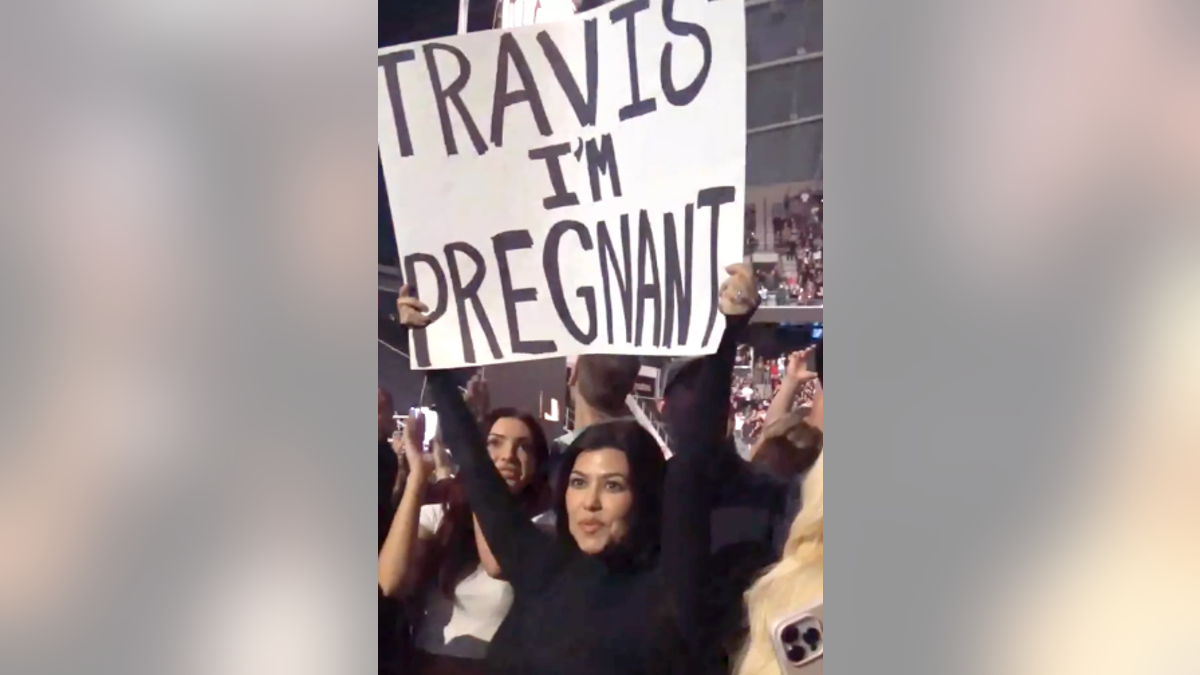 Kourtney Kardashian pregnancy news