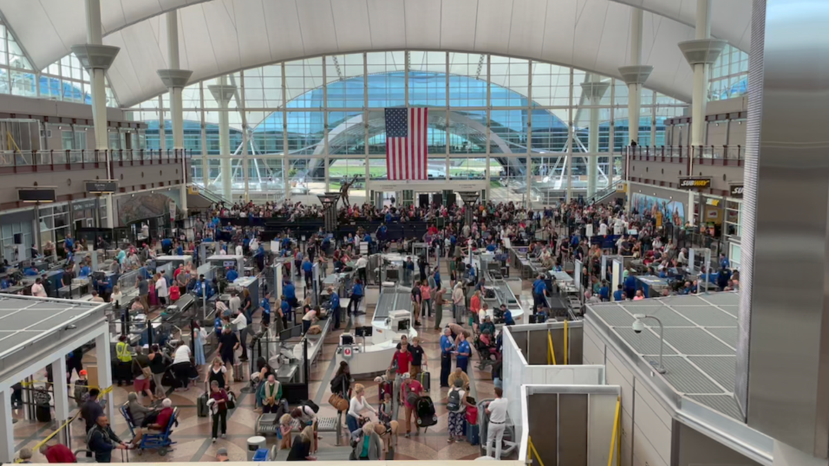 Long lines at Denver International airport