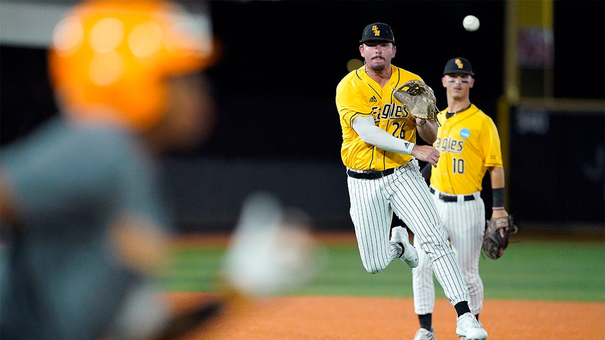 OmaVols: Tennessee clinches trip to College World Series with dominant win  over Southern Miss
