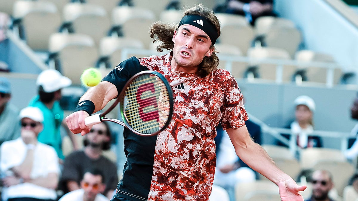 Stefanos Tsitsipas backhand