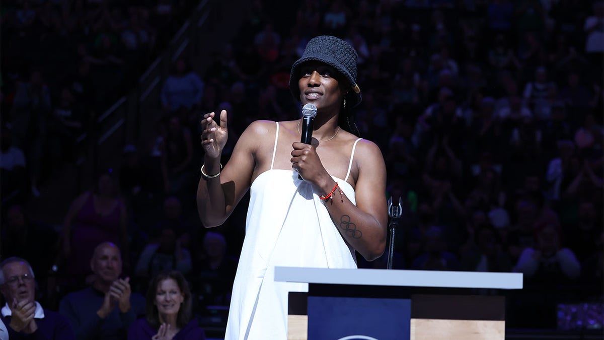 Sylvia Fowles speaks at her retirement ceremony