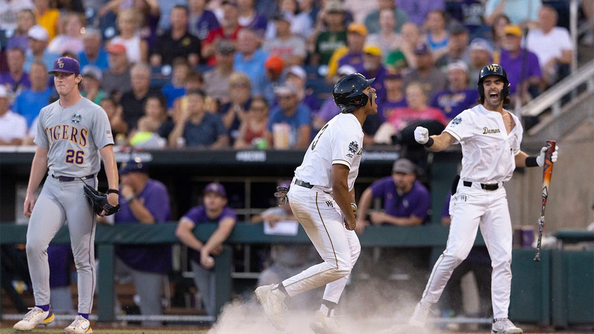 College World Series: Wake Forest's Bennett Lee delivers winning hit in  Deacons' 3-2 win over LSU