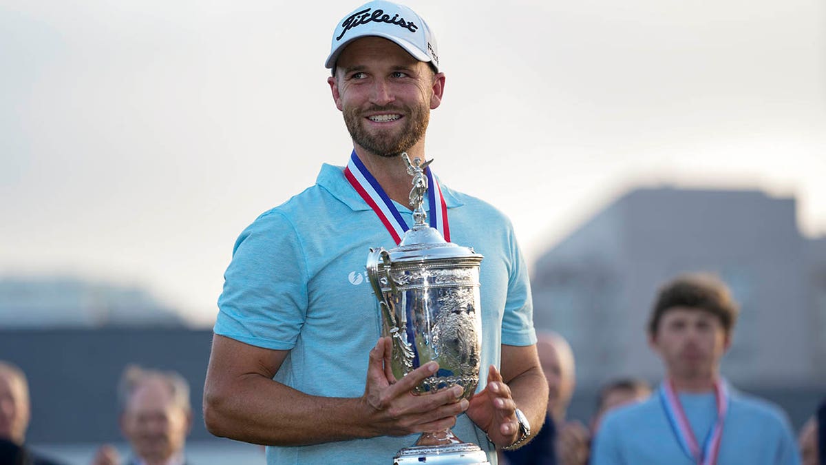 Wyndham Clark and the trophy