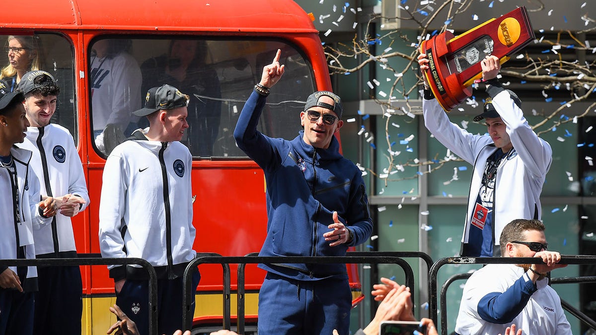 Dan Hurley celebrating