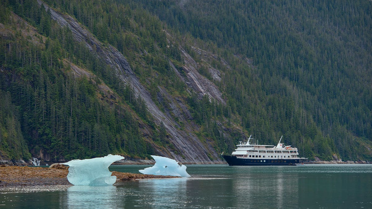 alaskan cruise ship evacuated
