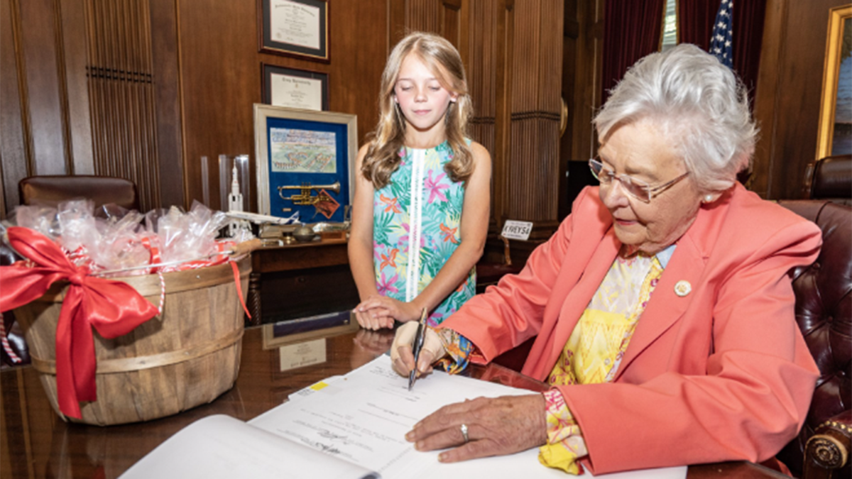 Alabama governor Kay Ivey signs "cookie bill" into law 