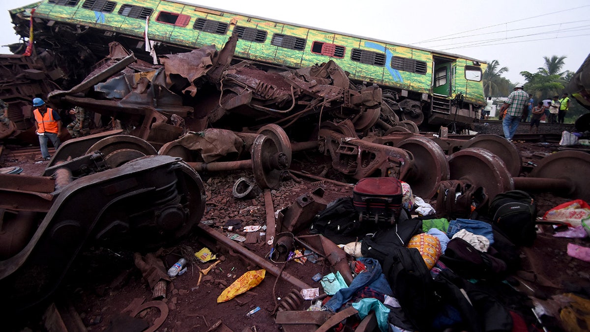 India Train Crash Dead Bodies