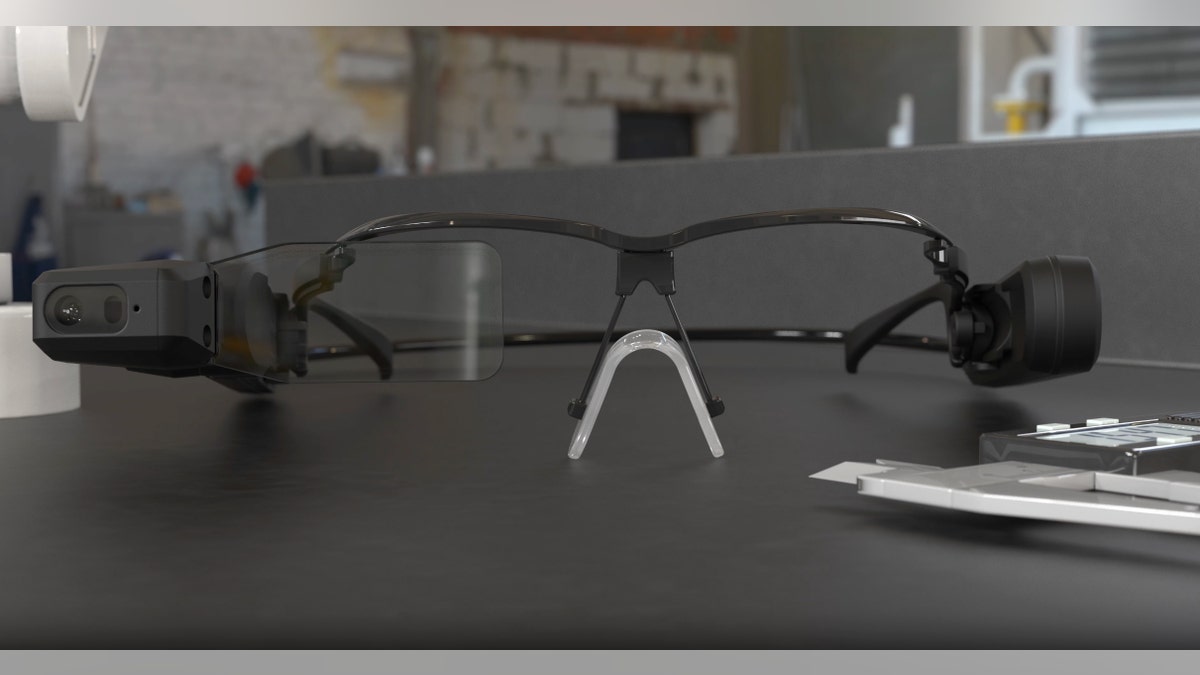 M4000 smart glasses