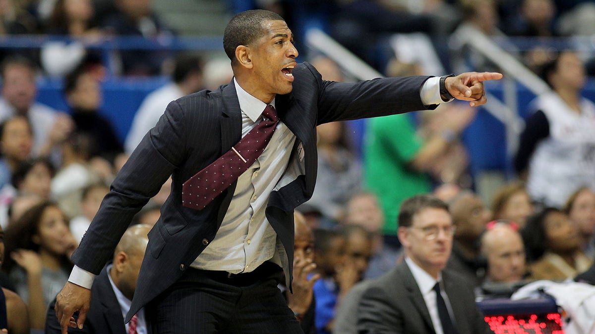 Brooklyn Nets hire Corey Vinson as assistant coach