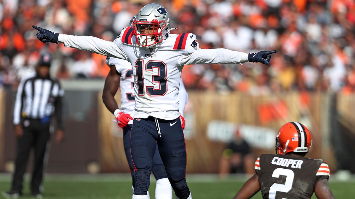 Gun charges against Patriots CB Jack Jones reportedly dropped