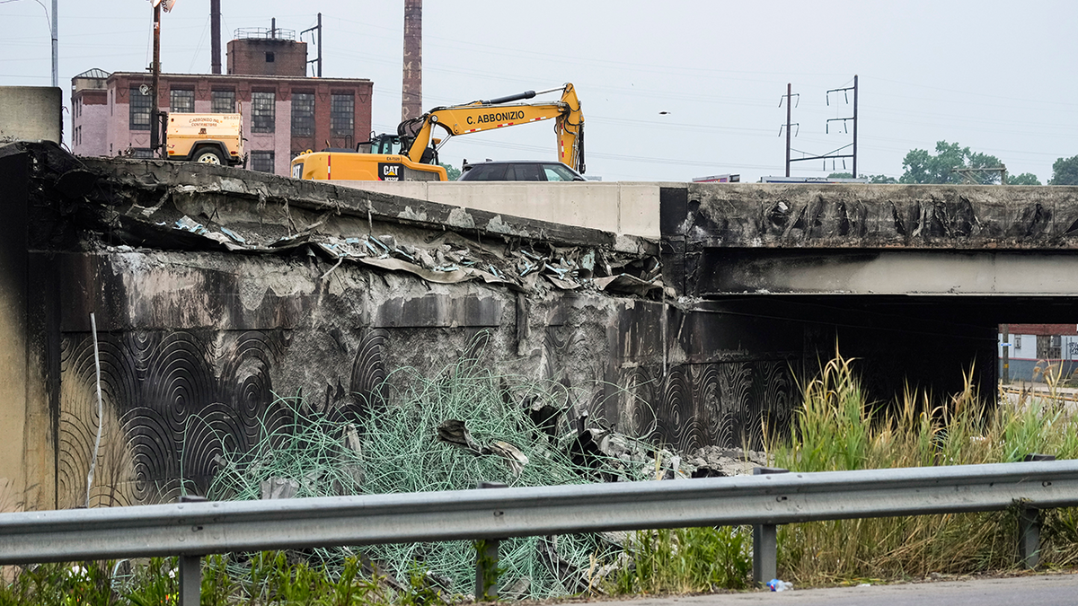 Philly highway wreckage