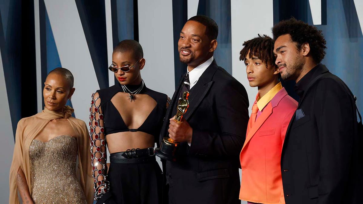 Will Smith and Jada Pinkett Smith with their family