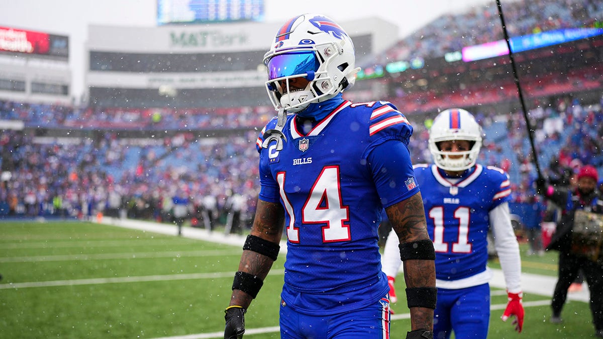 Diggs back on the field for Bills mandatory practice after skipping opening  session