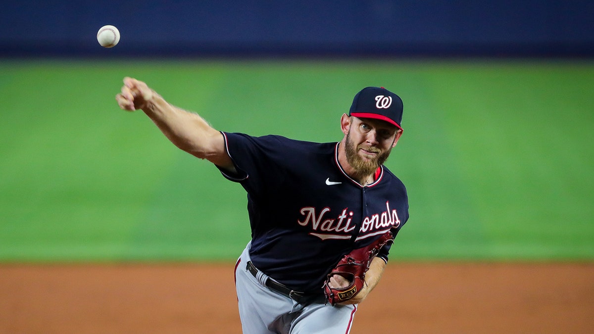 Stephen Strasburg pitching