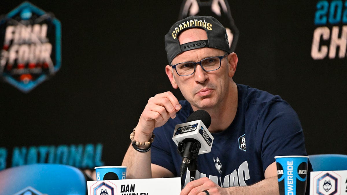 Dan Hurley talking to press