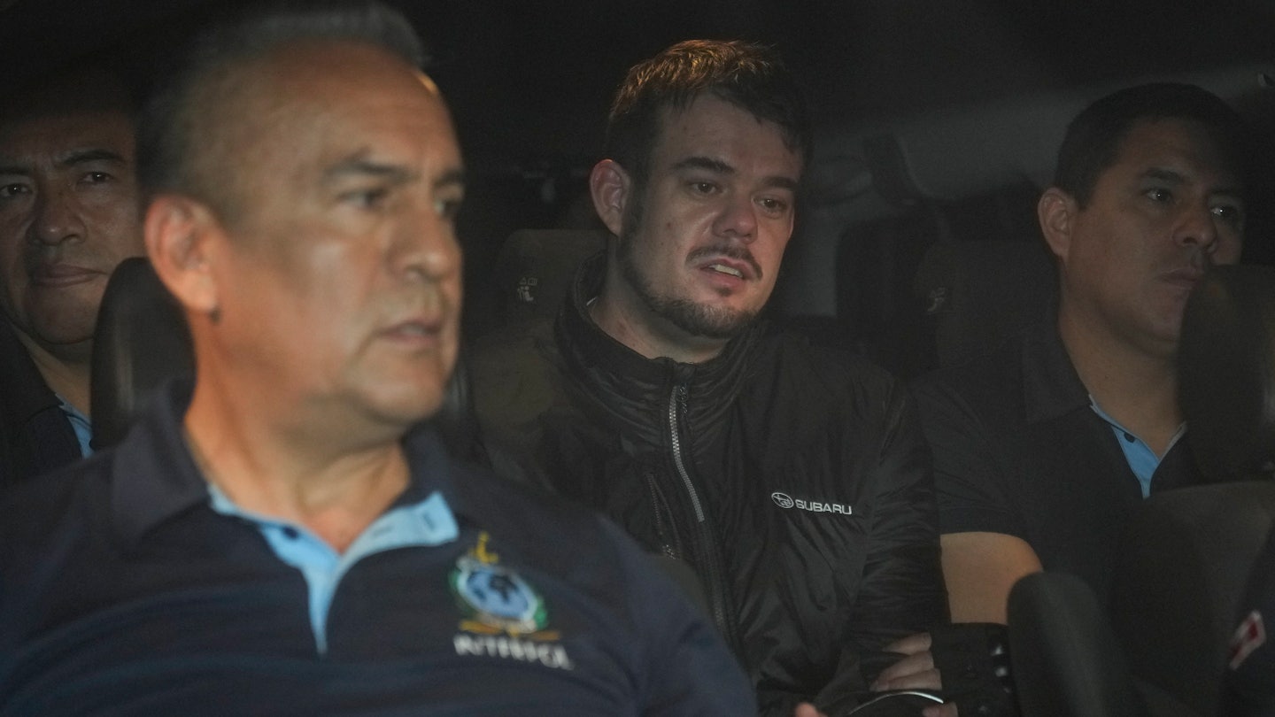Joran-van-der-Sloot-Extradited_004.jpeg?ve=1&tl=1