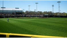 Indiana State baseball player fools everyone with fake home run robbery during NCAA Tournament game