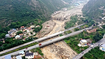 4 dead, 3 remain missing following Chinese landslides