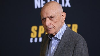 Alan Arkin, 'Little Miss Sunshine' Oscar winner, dead at 89