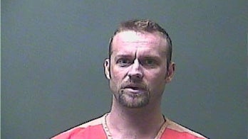 Man allegedly threatened Taylor Swift with bomb, called her father and managers