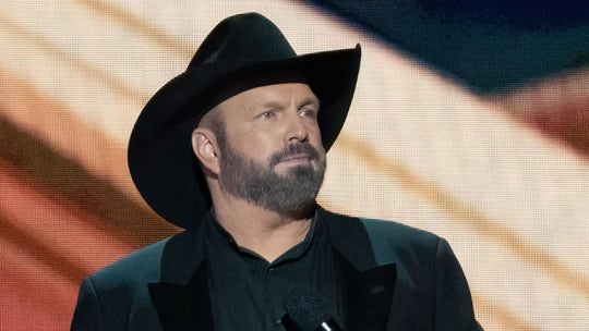 Garth Brooks admits he 'sucked' at being husband, 'horrible' at being dad: 'Had to get my s--t together'
