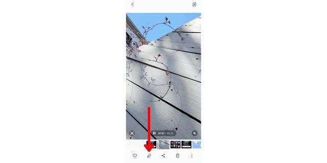 iPhone'daki video ekranının ekran görüntüsü.