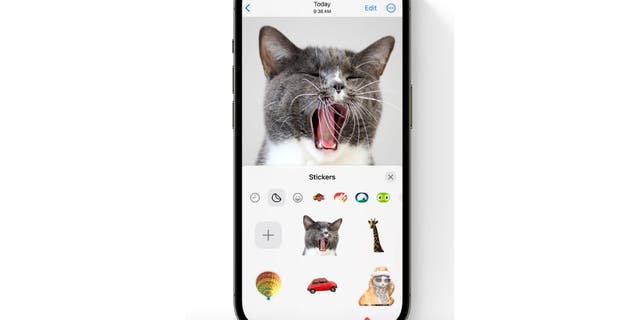iPhone mesajlarınız için çıkartmalar