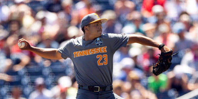Chase Burns throws pitch