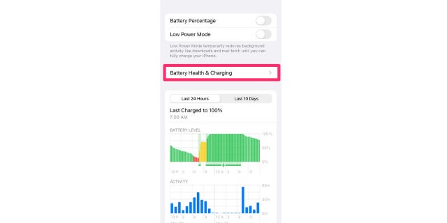 Bir iPhone'daki Pil ekranının ekran görüntüsü.
